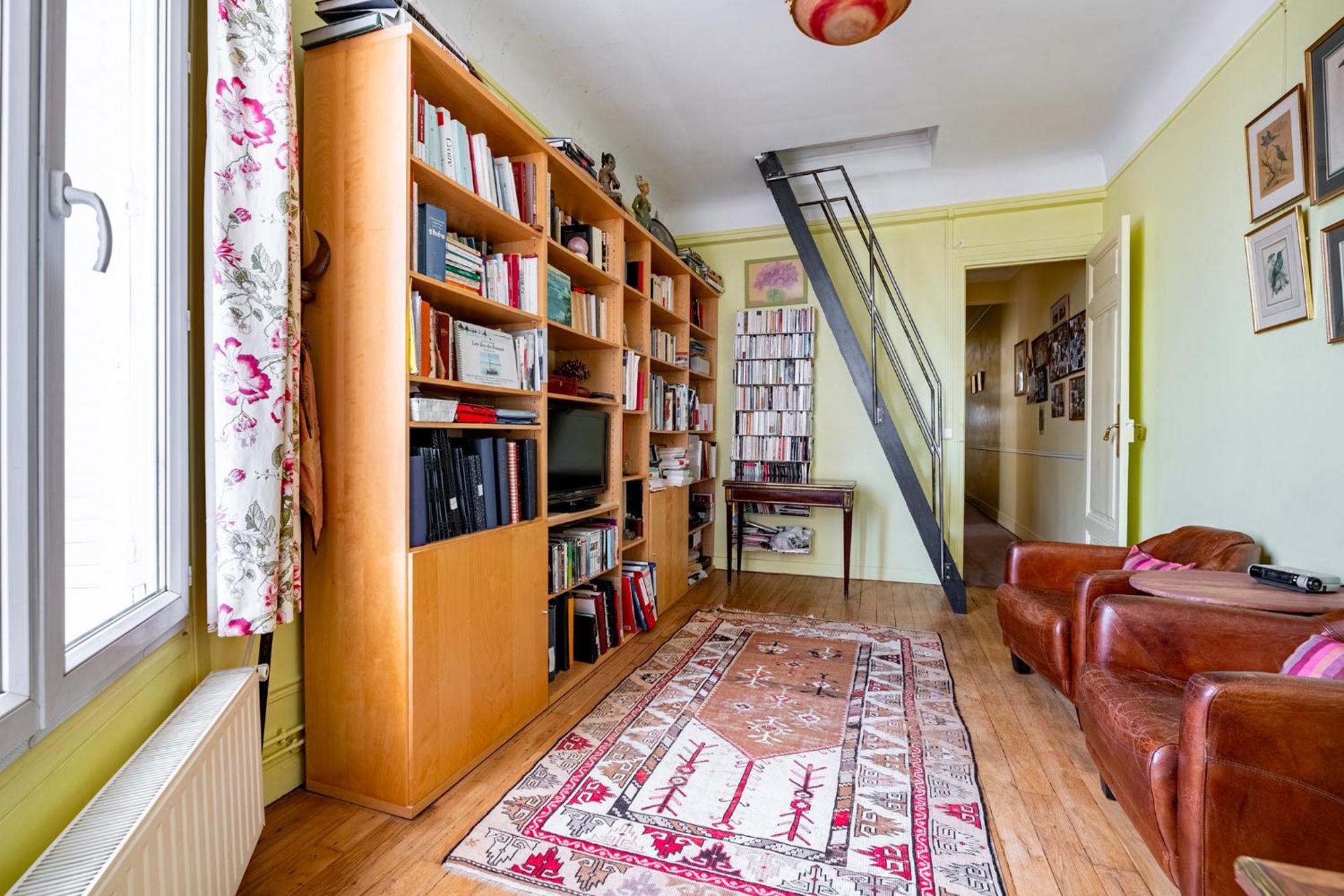 Veeve - Champagne Sky Apartment